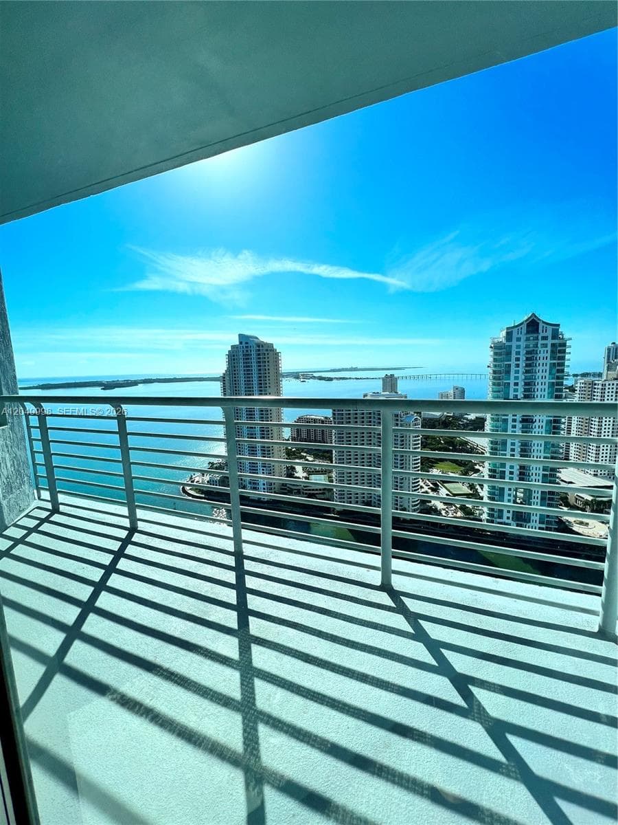 335 S Biscayne Blvd 4207 photo 1
