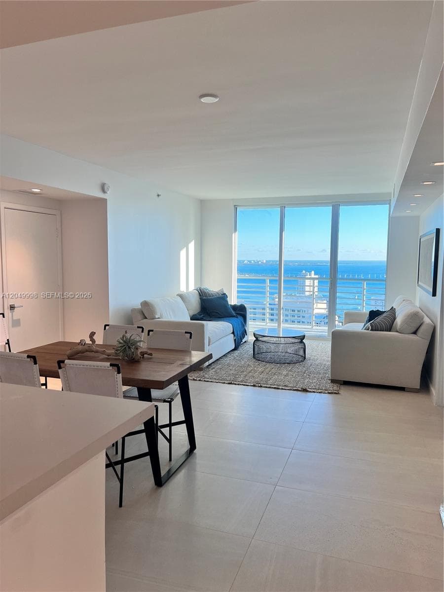 335 S Biscayne Blvd 4207 photo 9