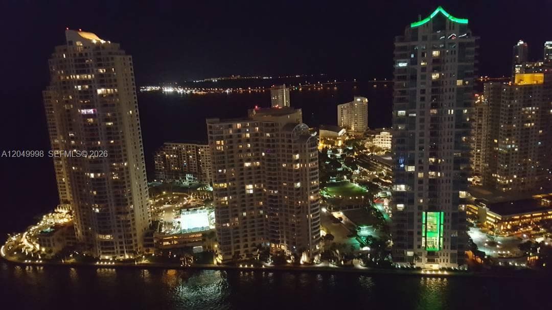 335 S Biscayne Blvd 4207 photo 4