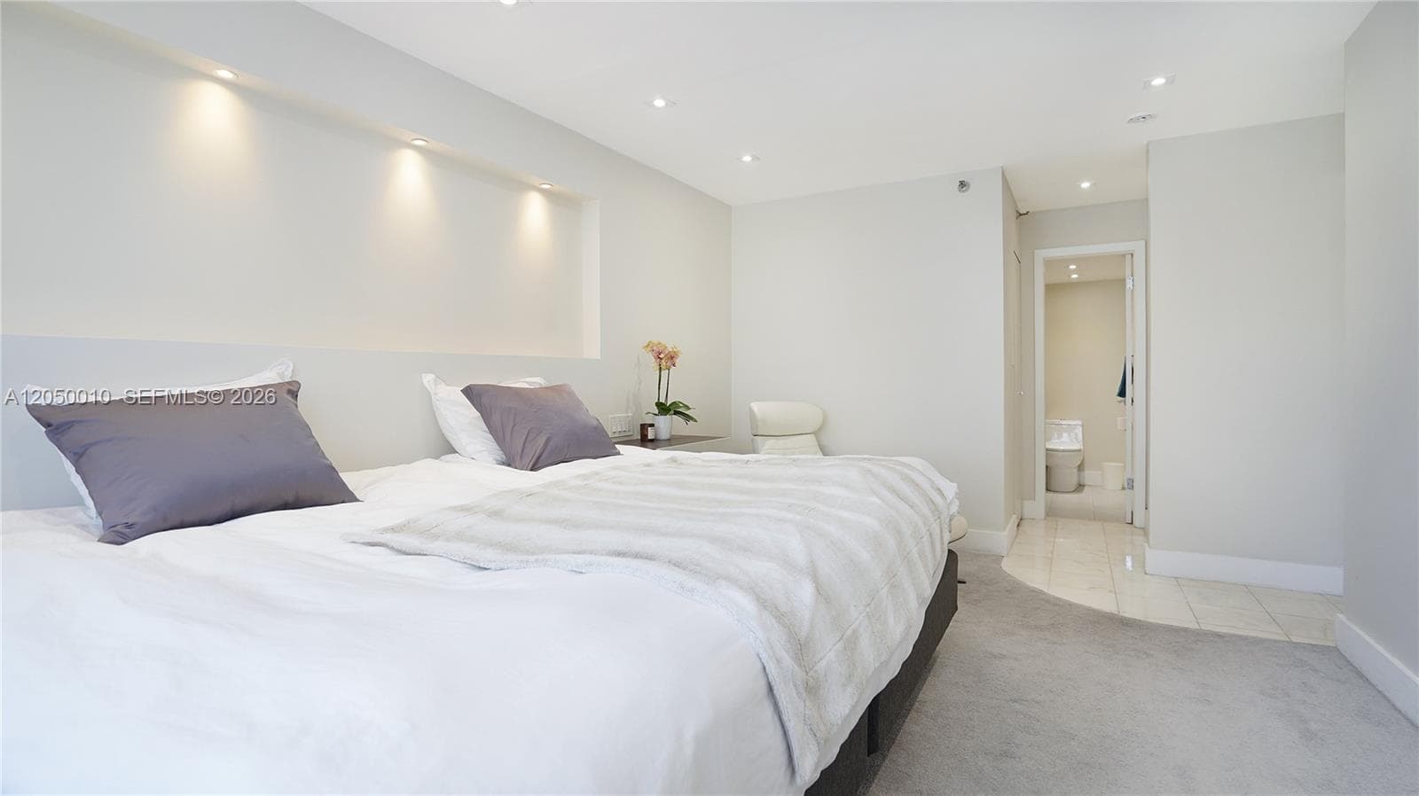 4301 Collins Ave 403 photo 4