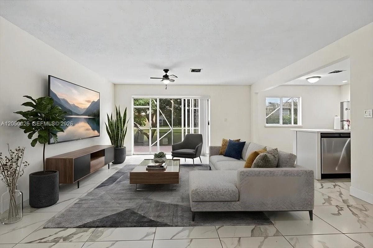9847 Fairway Cove Ln photo 13