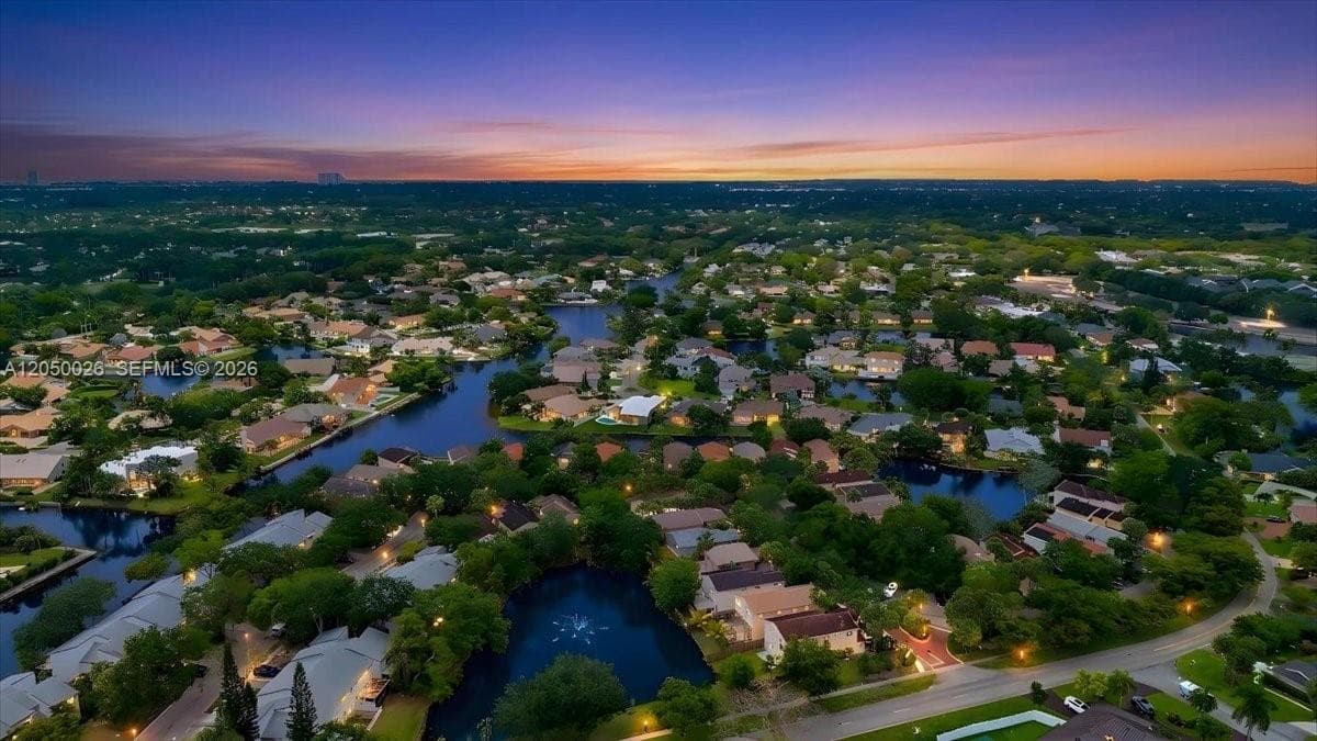 9847 Fairway Cove Ln photo 15