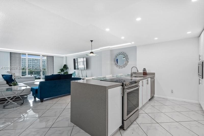3800 S Ocean Dr 410 photo 7