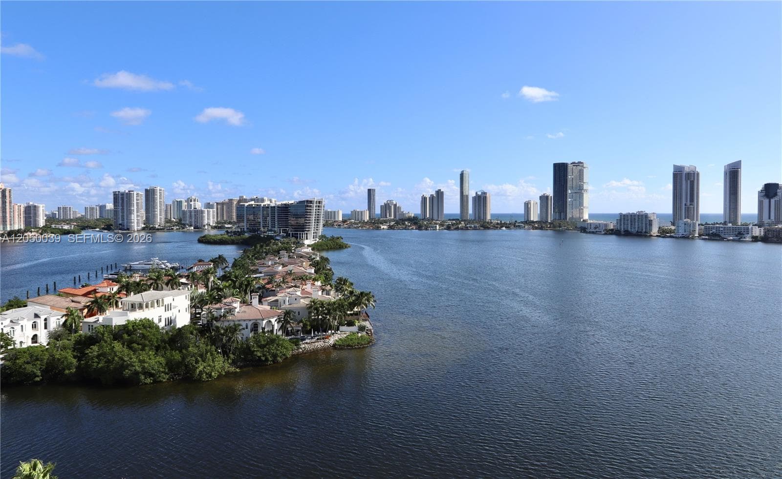 3000 Island Blvd 1603 photo 2