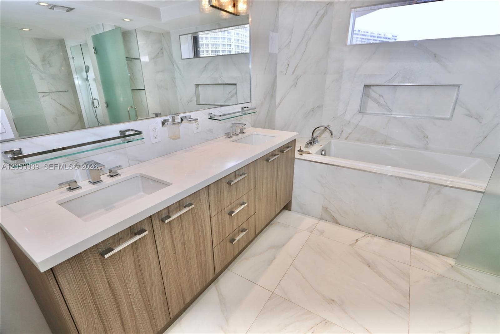 3000 Island Blvd 1603 photo 21