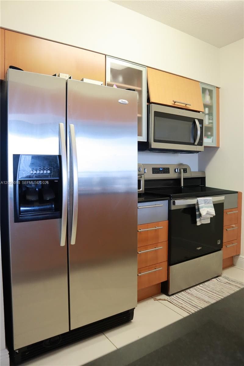 1750 N Bayshore Dr 3411 photo 13