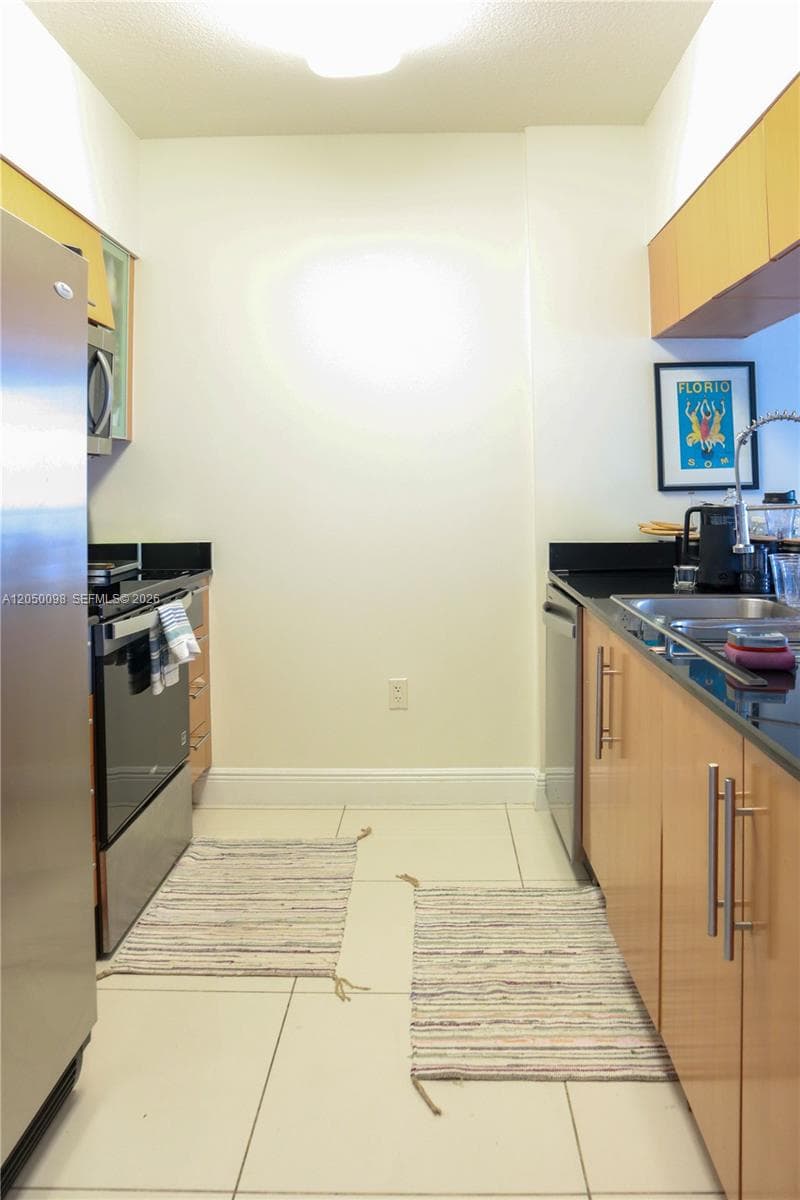 1750 N Bayshore Dr 3411 photo 12