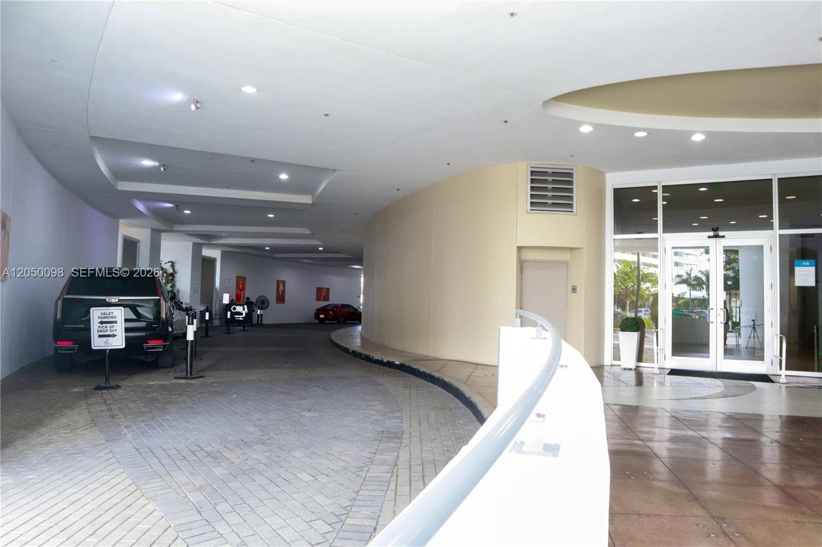 1750 N Bayshore Dr 3411 photo 7