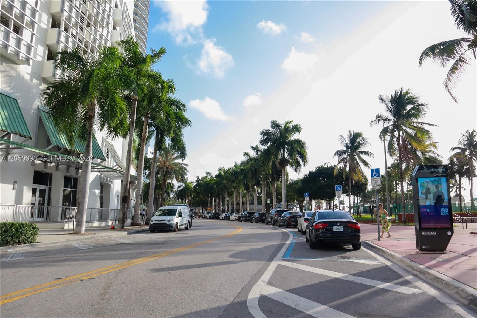 1750 N Bayshore Dr 3411 photo 3