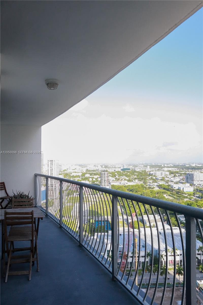 1750 N Bayshore Dr 3411 photo 25