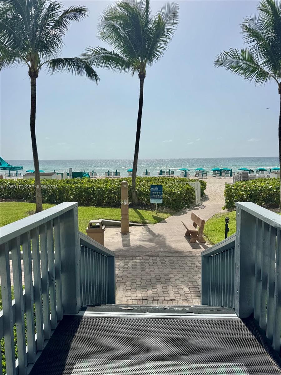 16400 Collins Ave 342 photo 2