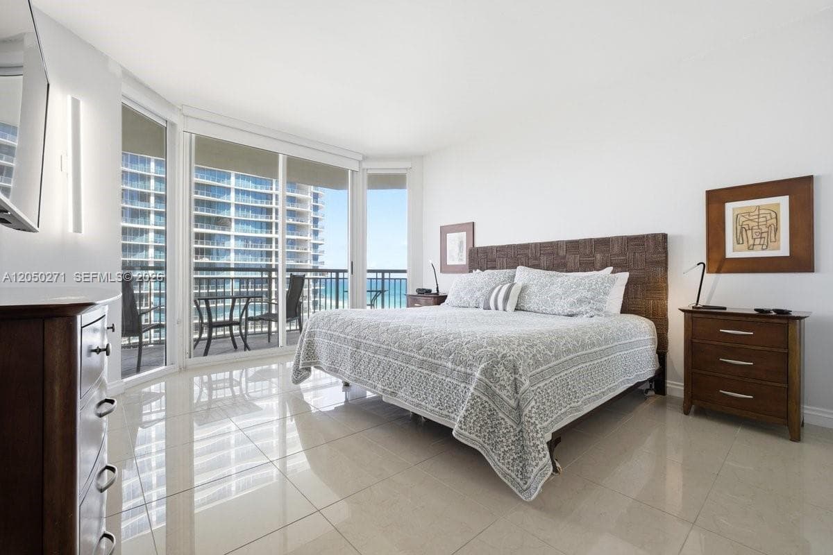 17375 Collins Ave 1506 photo 23