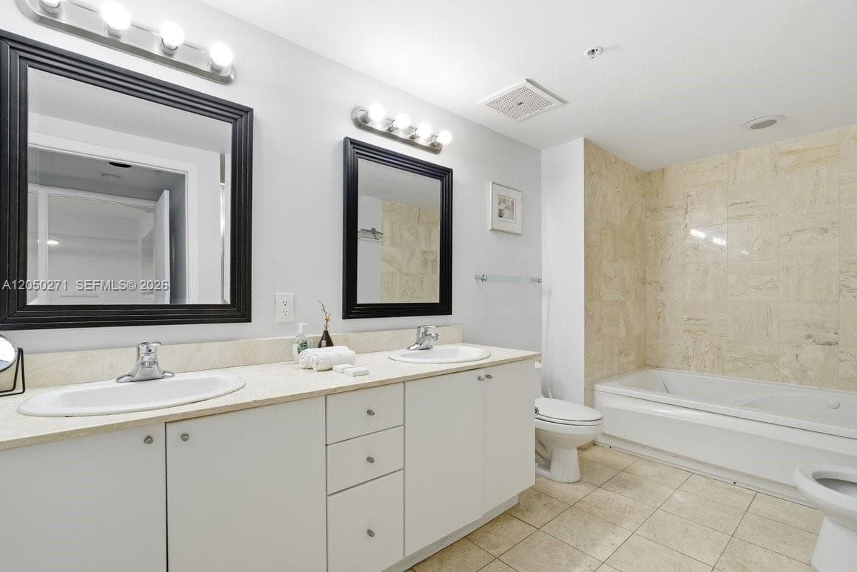 17375 Collins Ave 1506 photo 20