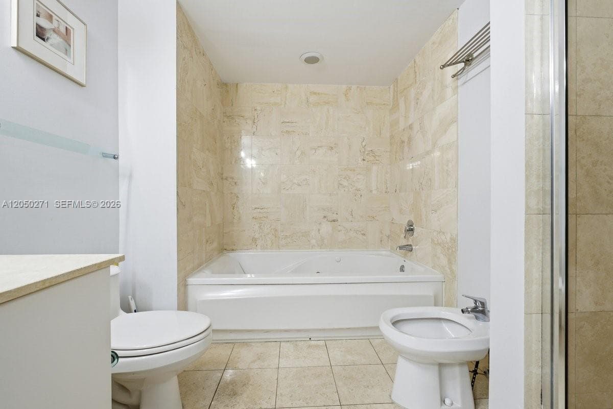 17375 Collins Ave 1506 photo 21