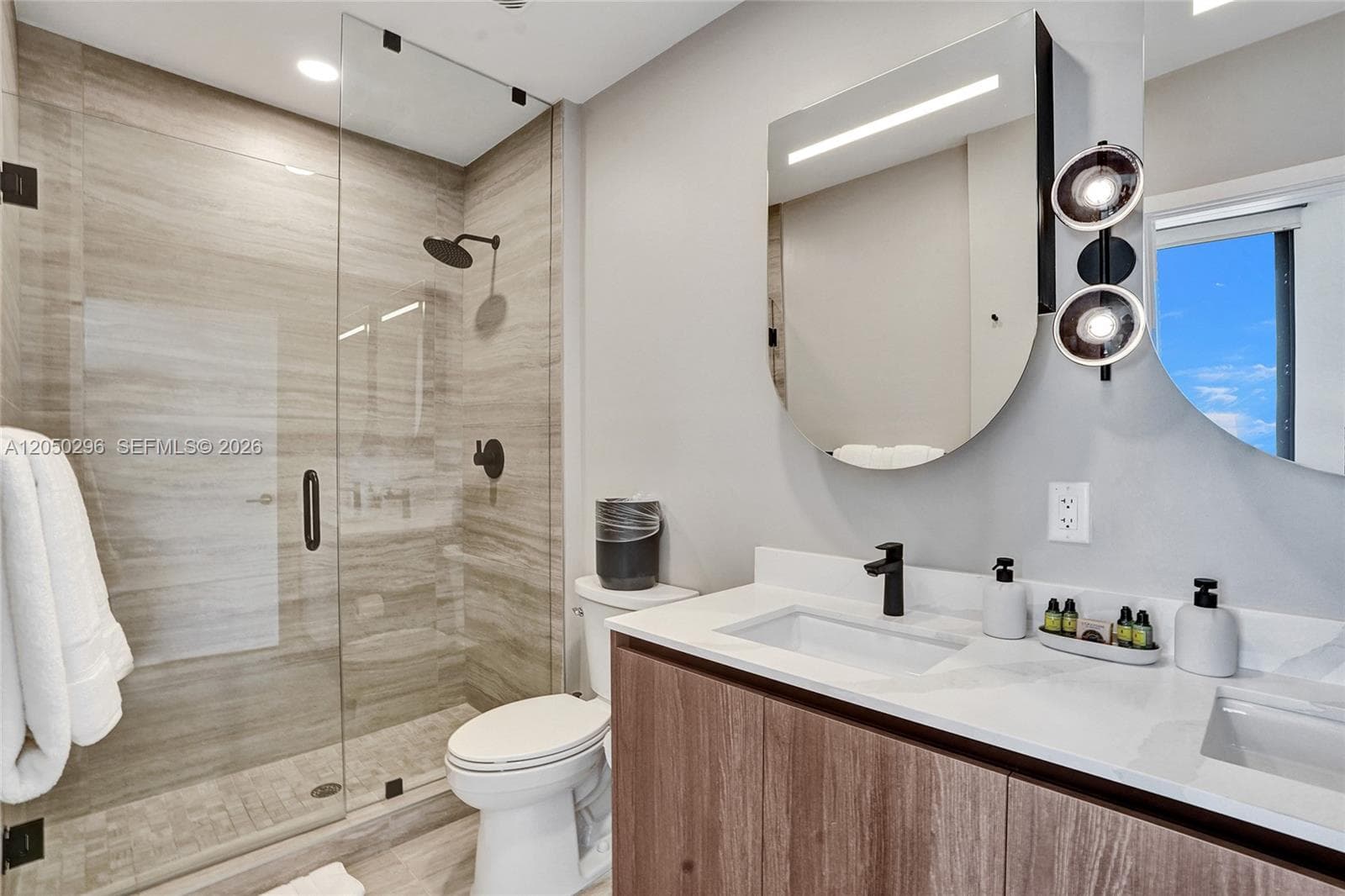 580 72nd St 2102 photo 23