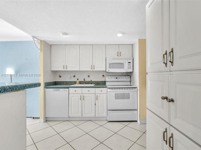 9273 Collins Ave 1010 photo 10