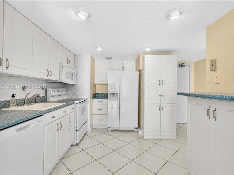 9273 Collins Ave 1010 photo 14