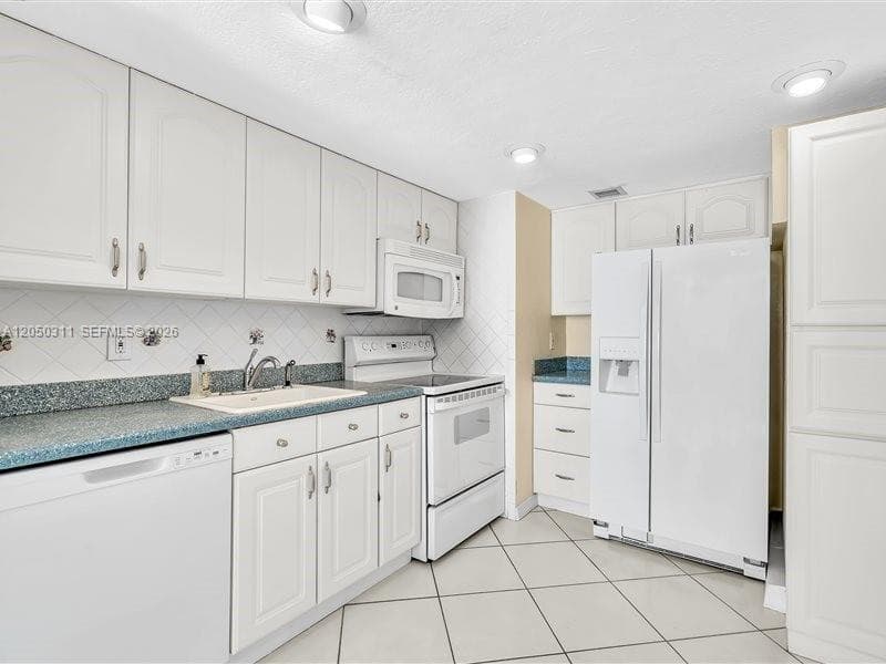 9273 Collins Ave 1010 photo 15