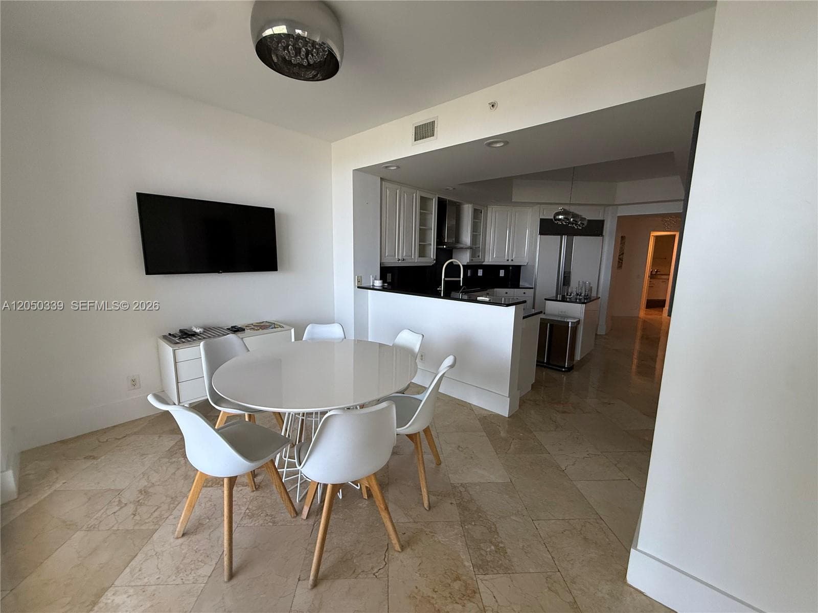 21200 Point Pl 1403 photo 7