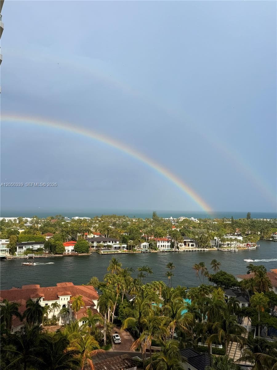 21200 Point Pl 1403 photo 1