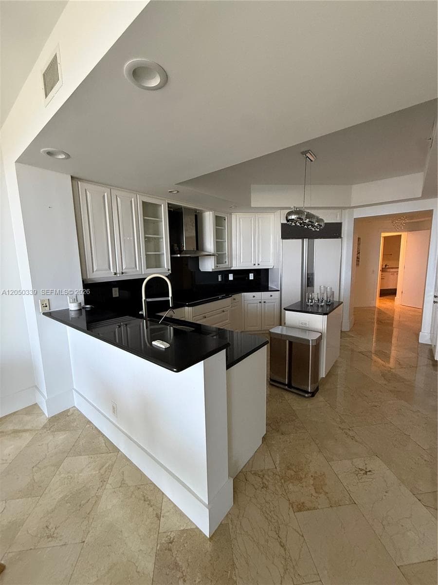 21200 Point Pl 1403 photo 8