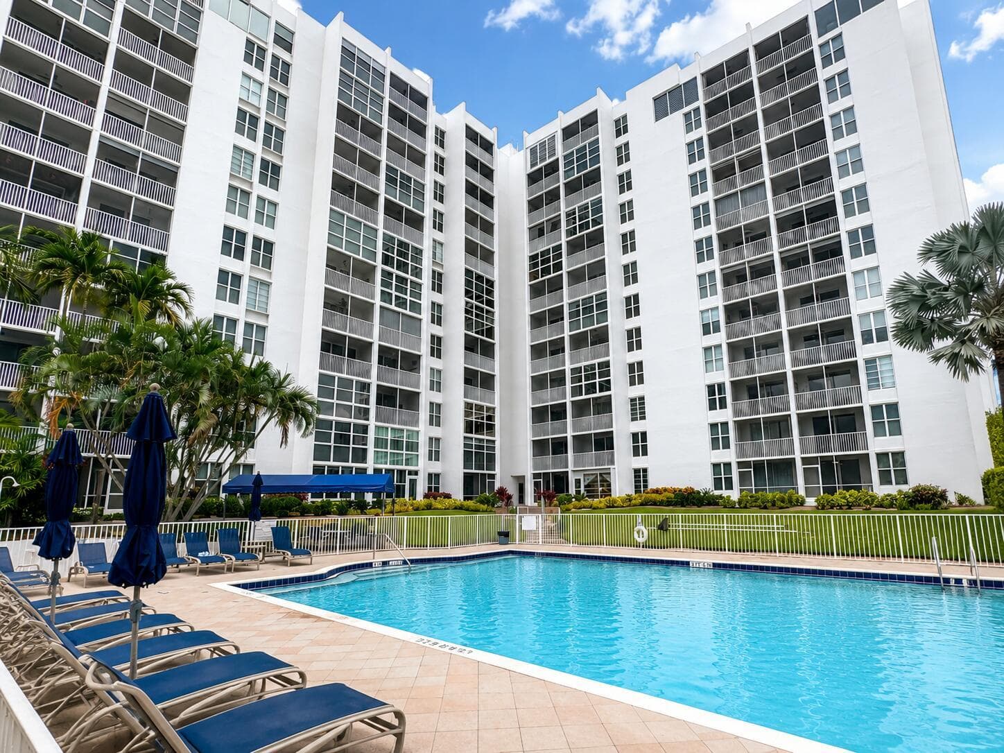 1391 S Ocean Boulevard 807 photo 20