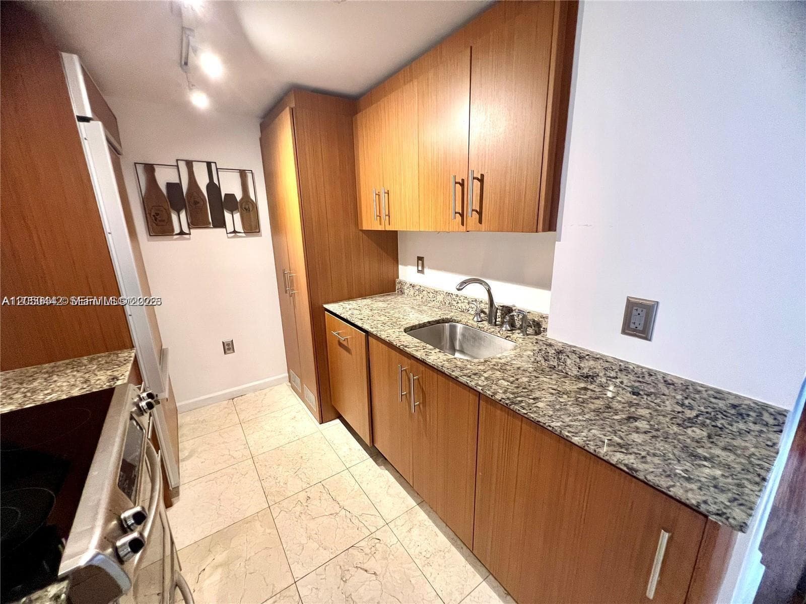 10275 Collins Ave 323 photo 9