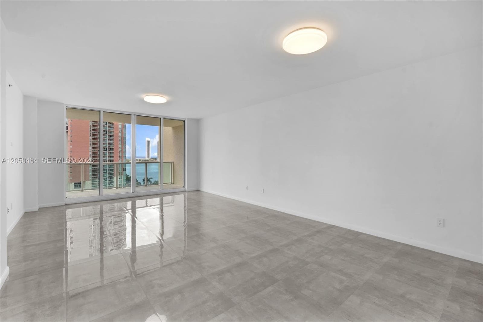 3340 NE 190th St 1206 photo 2