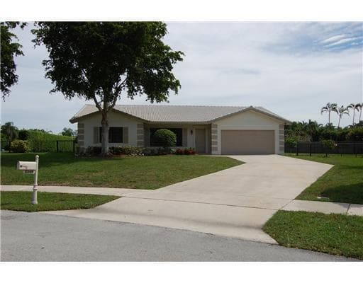 2348 NW 31st Street photo 1