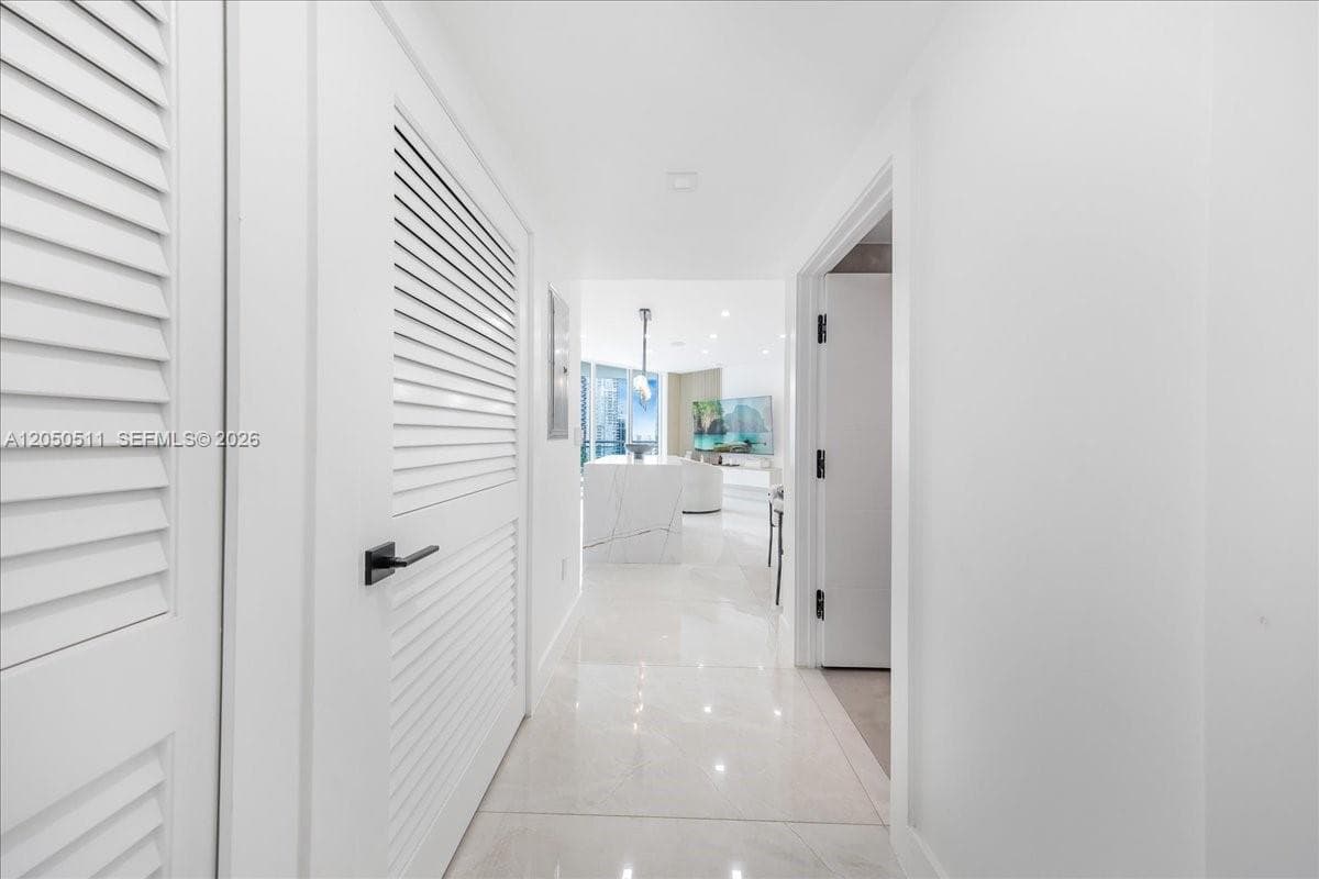 350 S Miami Ave 2314 photo 14