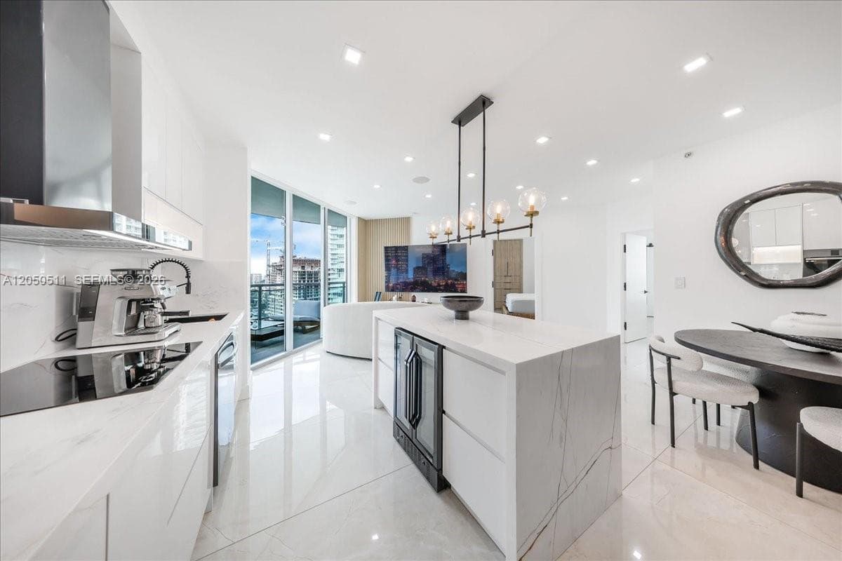 350 S Miami Ave 2314 photo 4