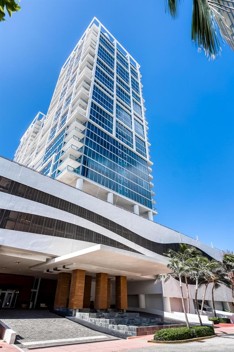 6899 Collins Avenue 1409 photo 1