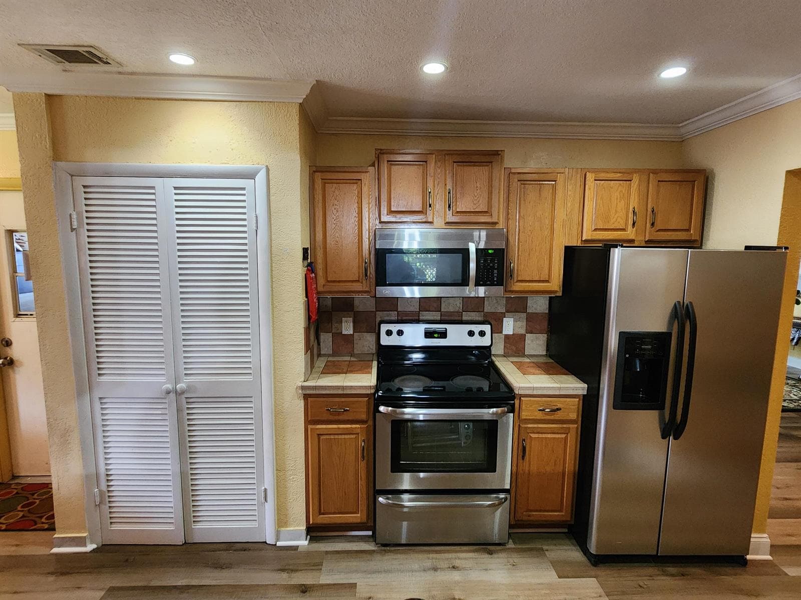 3654 NW 27th Street photo 12