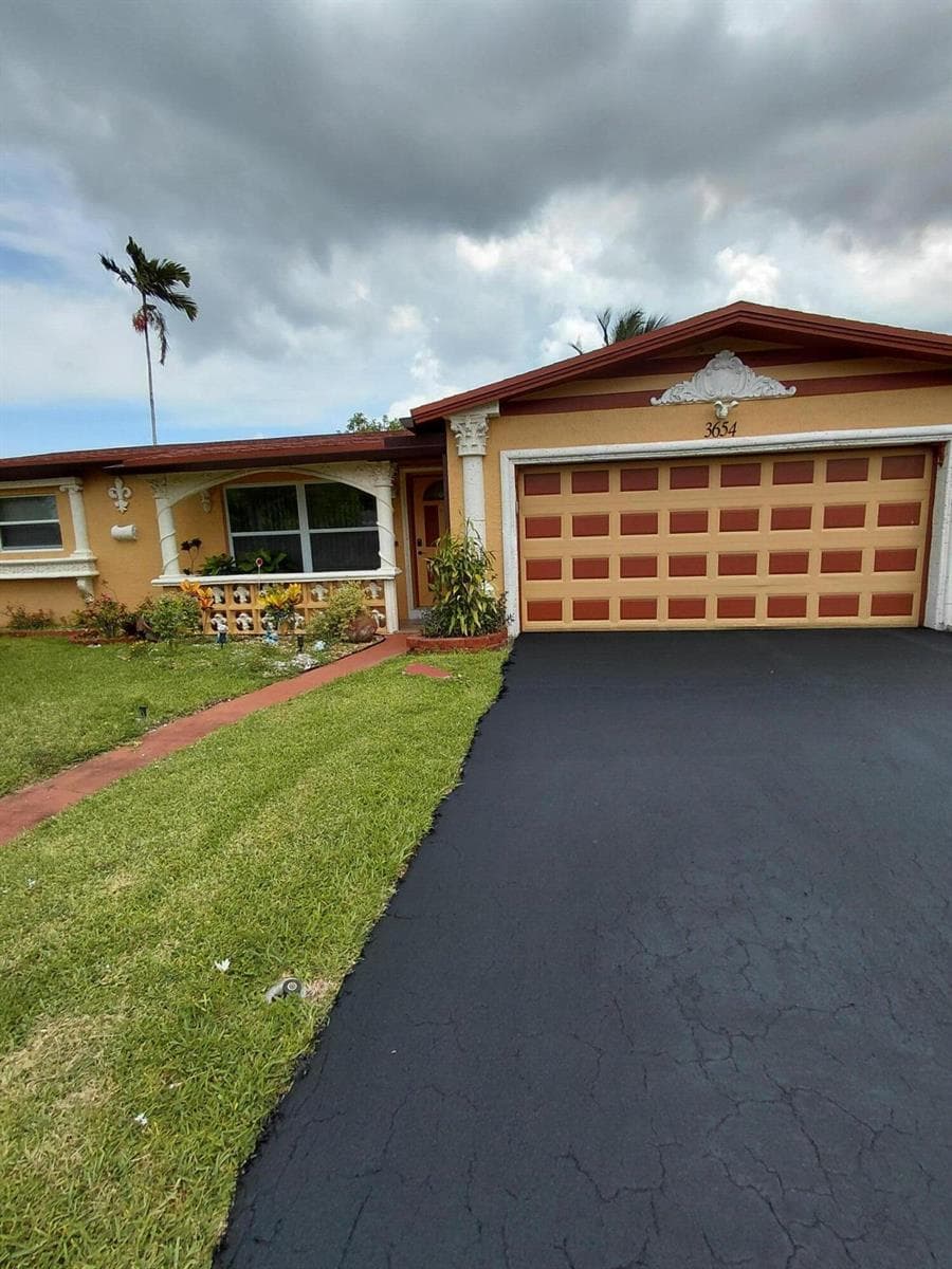 3654 NW 27th Street photo 3