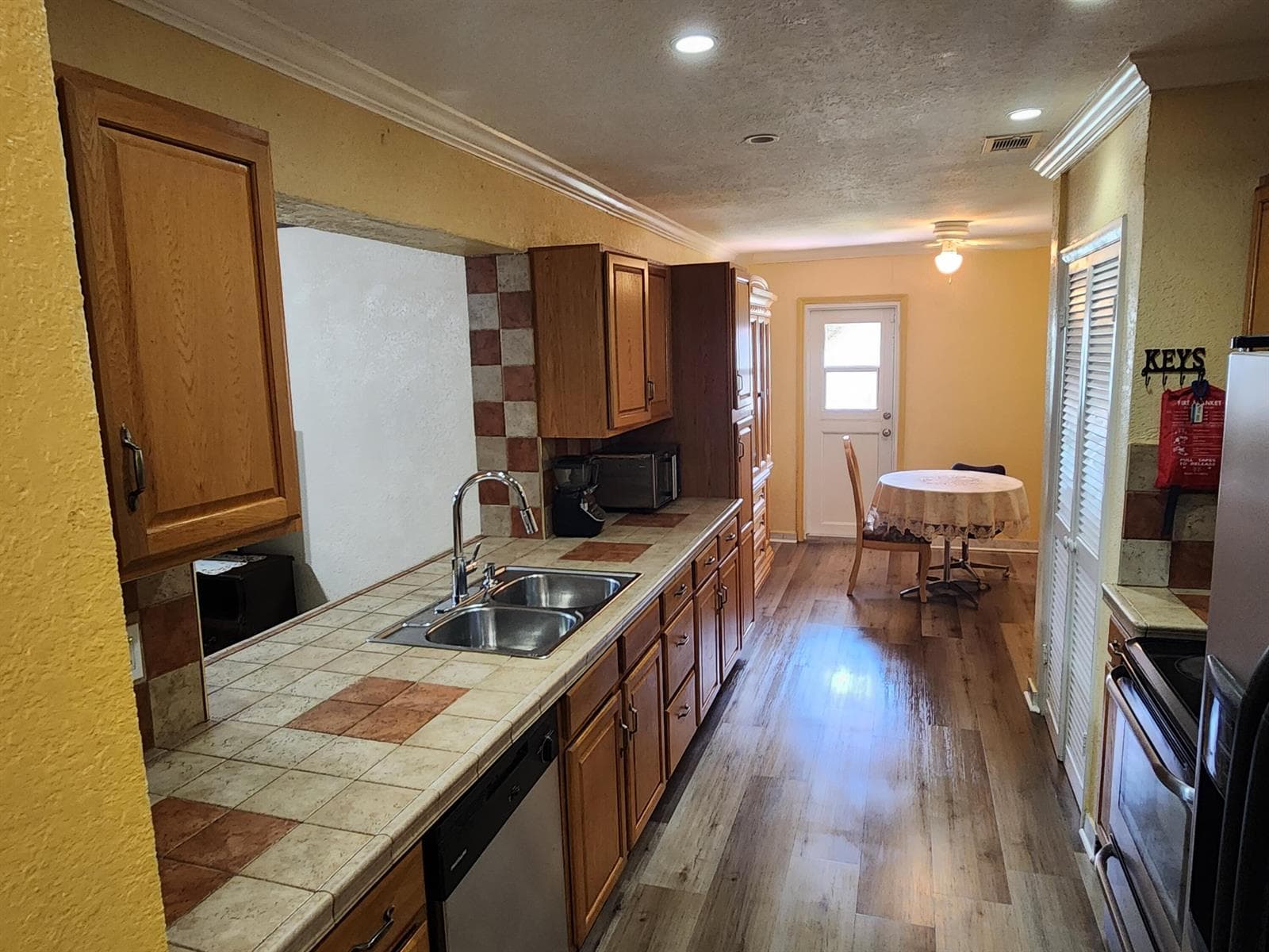 3654 NW 27th Street photo 9