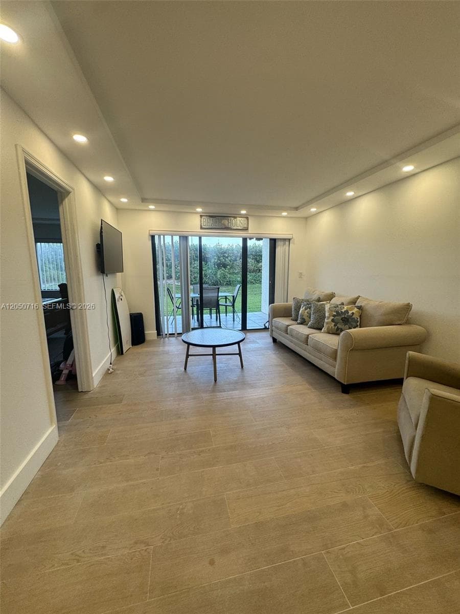 10044 S Ocean Dr 105 photo 1