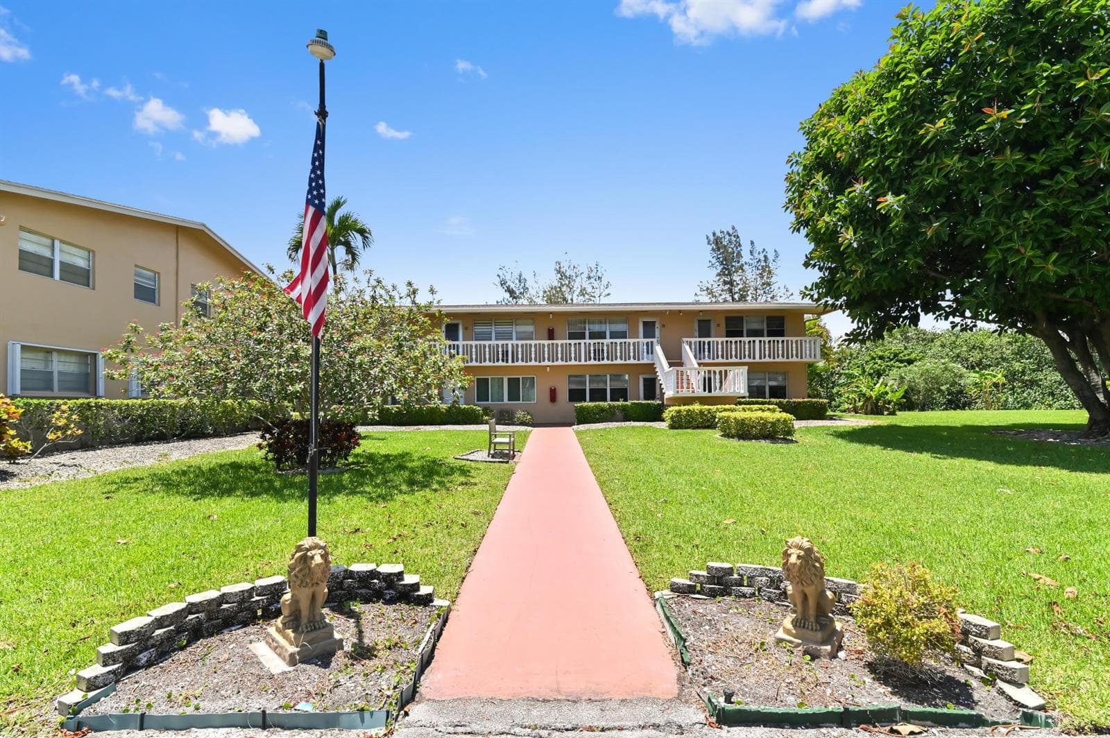75 Camden Drive #c photo 1