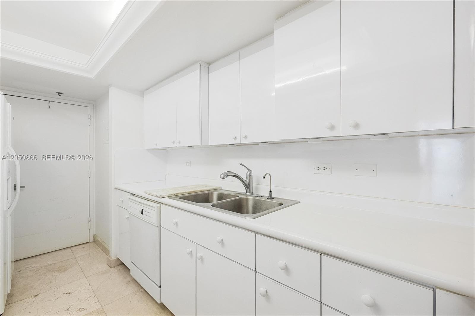 6039 Collins Ave 517 photo 13