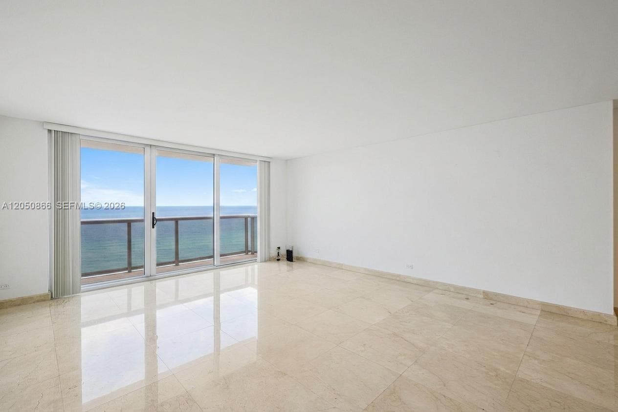 6039 Collins Ave 517 photo 1