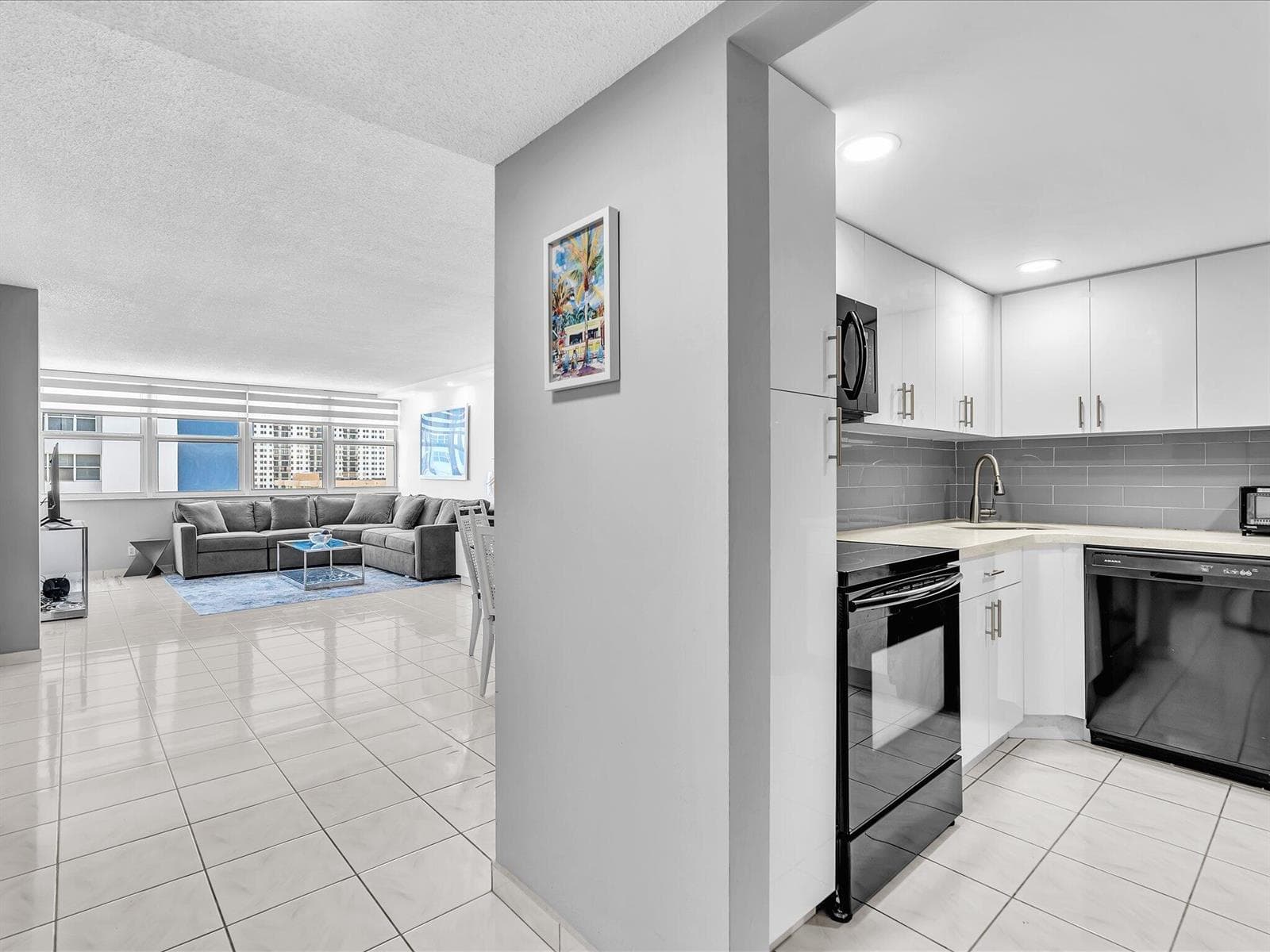 1410 S Ocean Drive 1103 photo 5