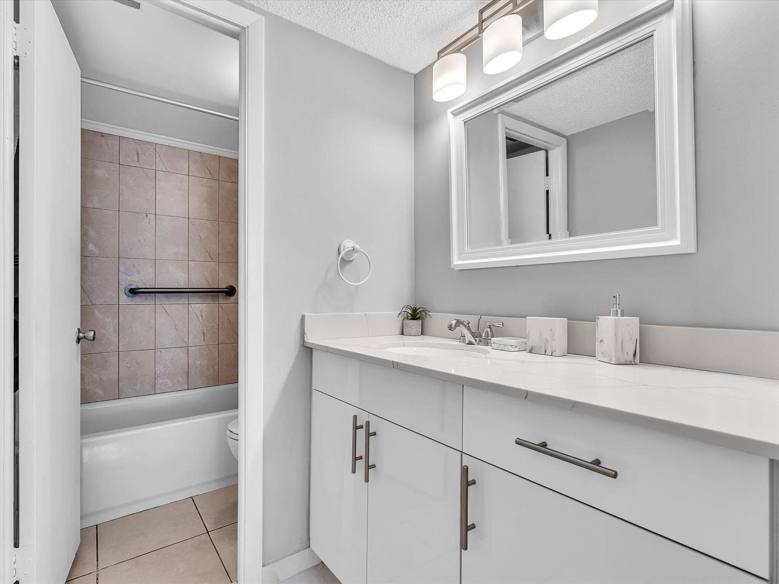 1410 S Ocean Drive 1103 photo 25