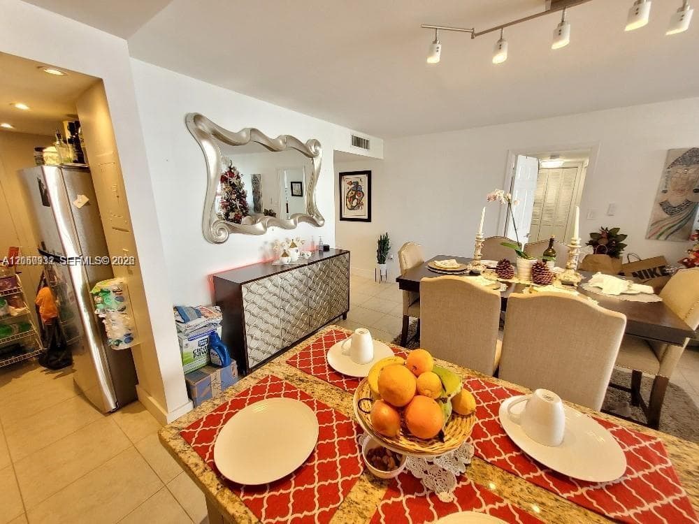 18081 Biscayne Blvd 602 photo 6