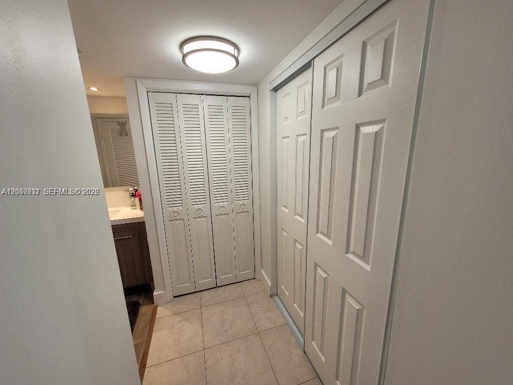18081 Biscayne Blvd 602 photo 12