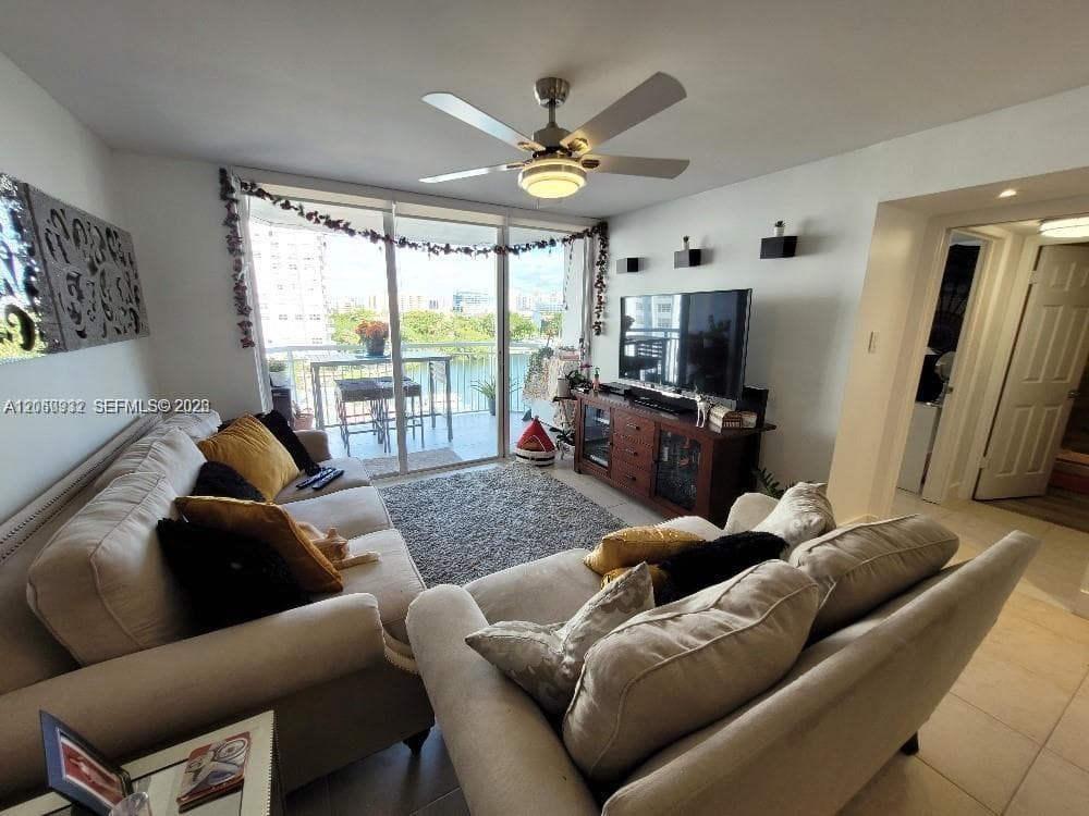 18081 Biscayne Blvd 602 photo 7