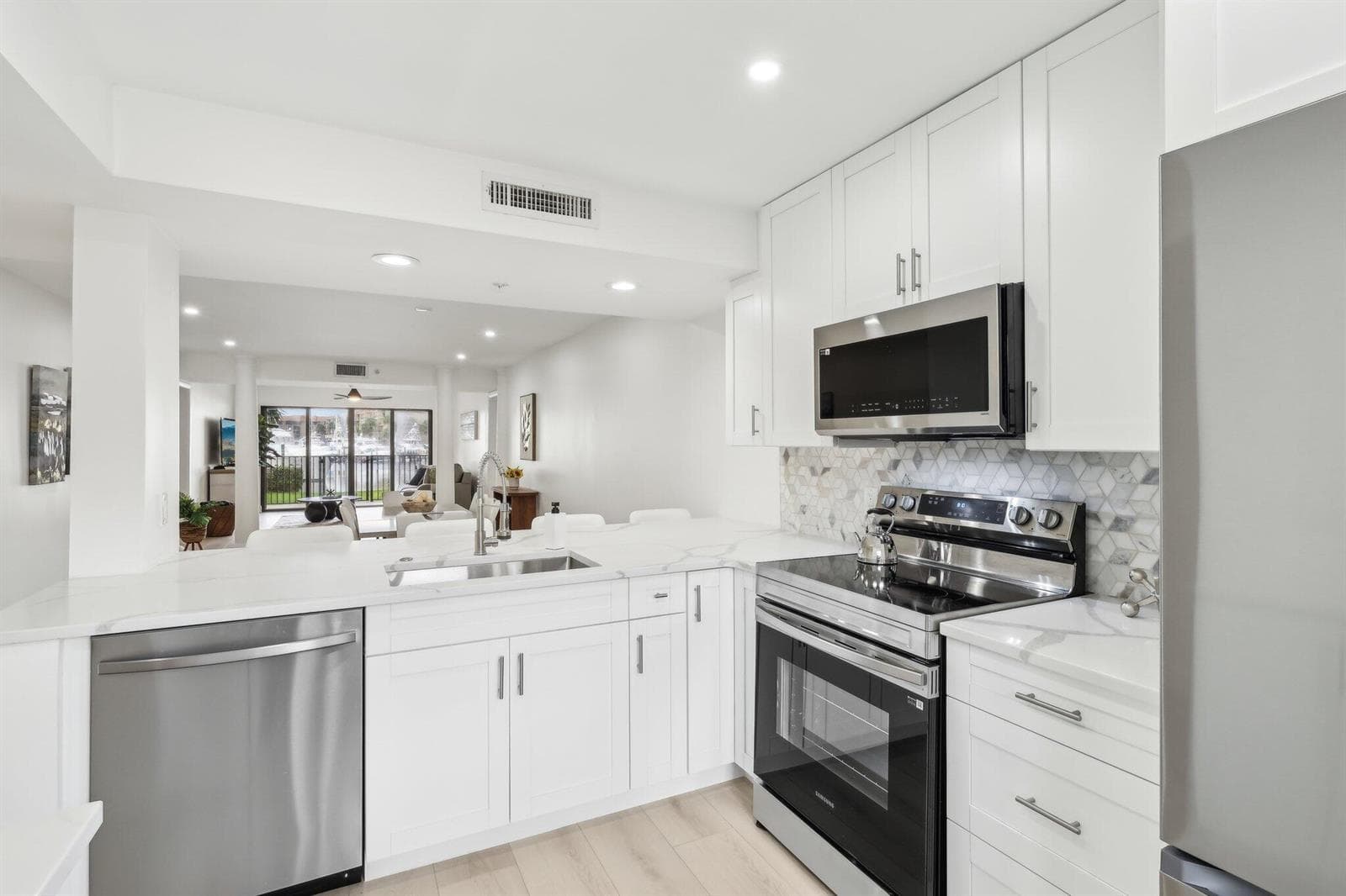 1601 Marina Isle Way 101 photo 8