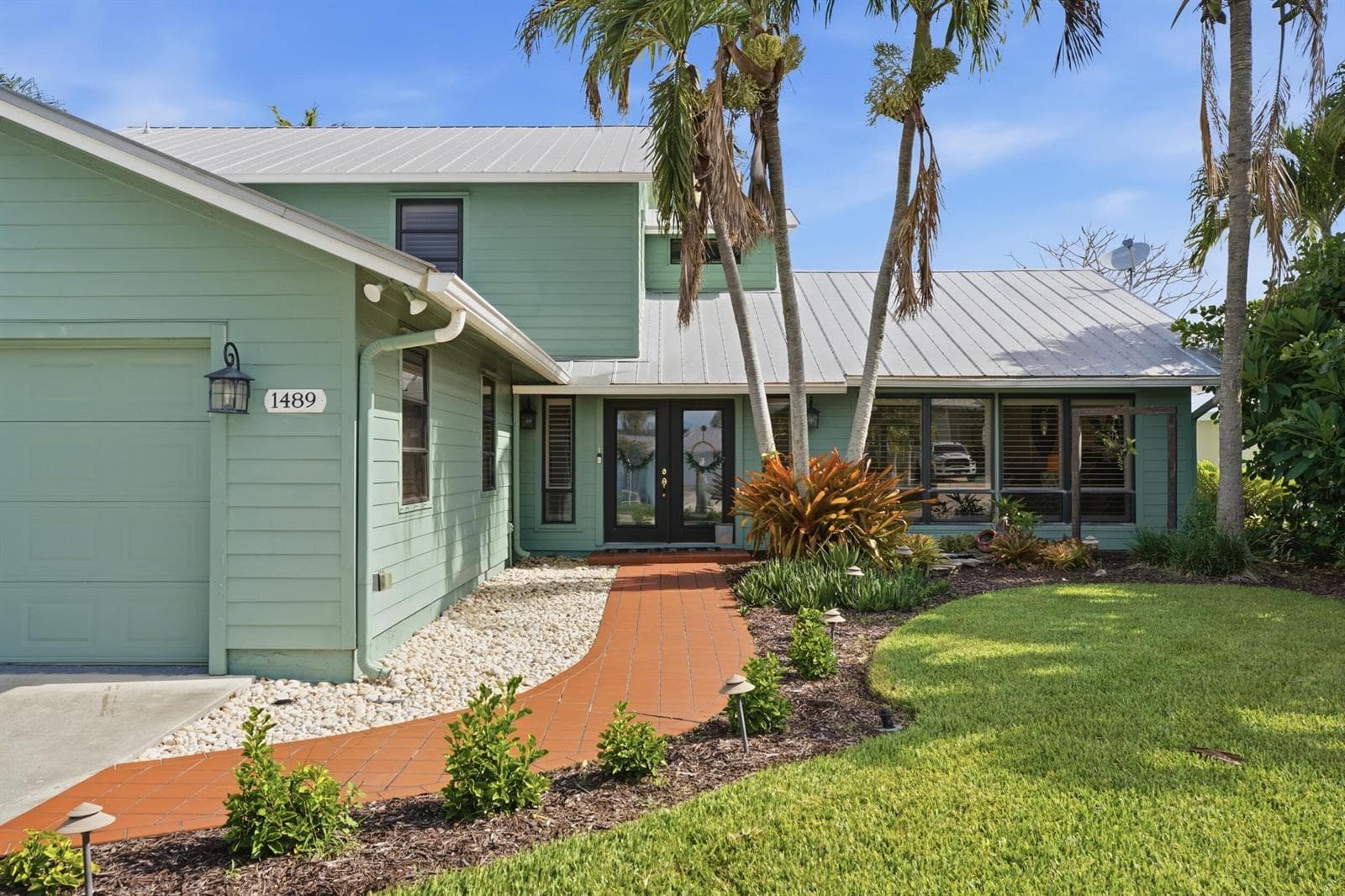 1489 SW Seahawk Way photo 1