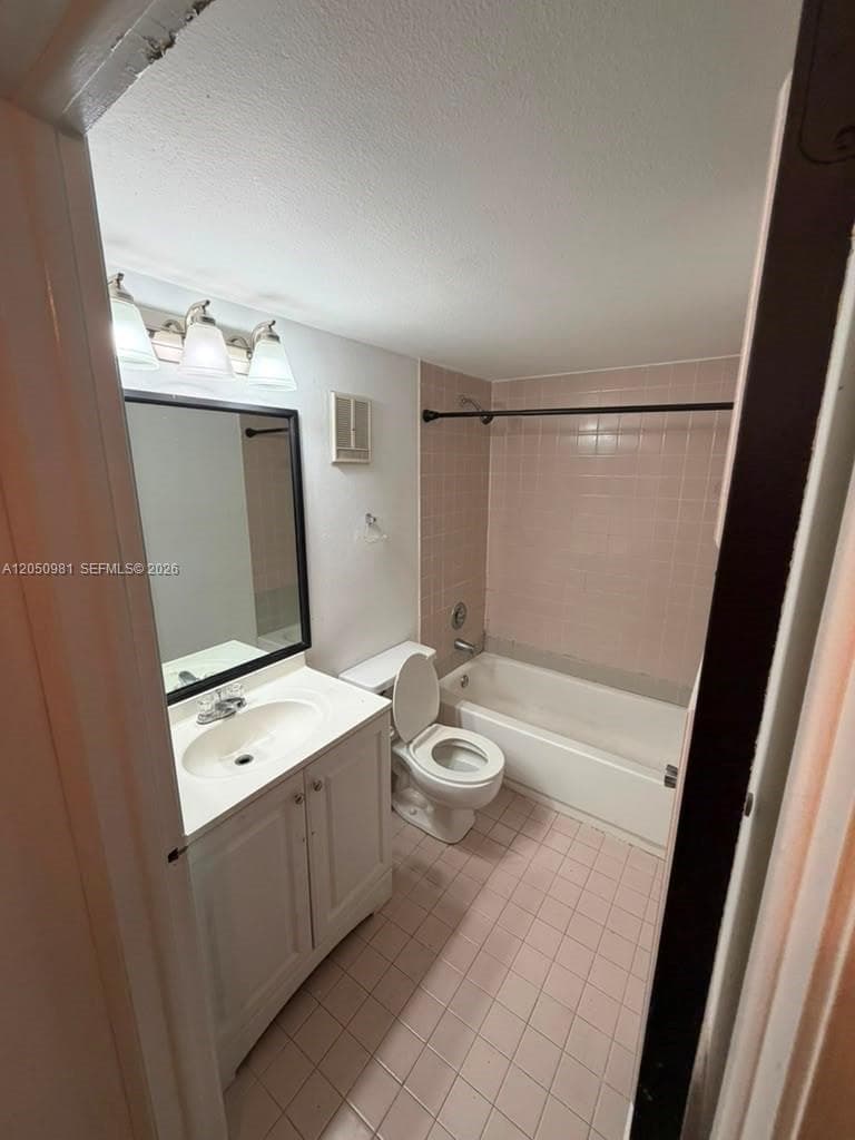 8200 SW 210th St 303 photo 14