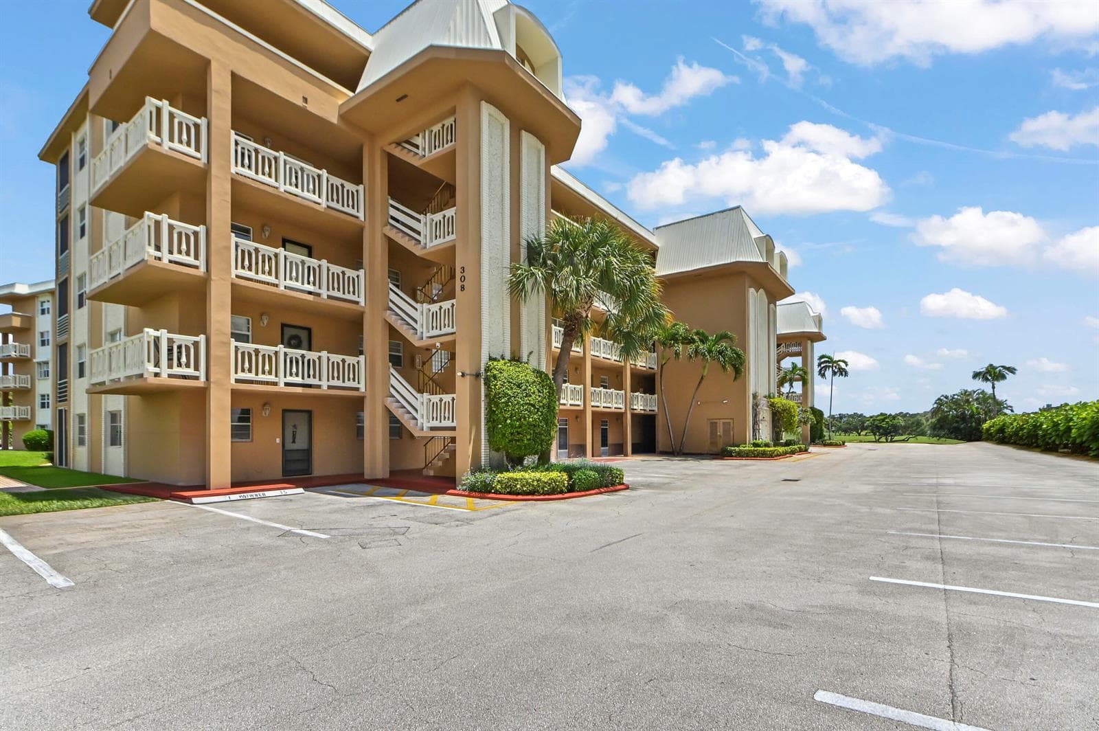 308 Golfview Road 101 photo 1