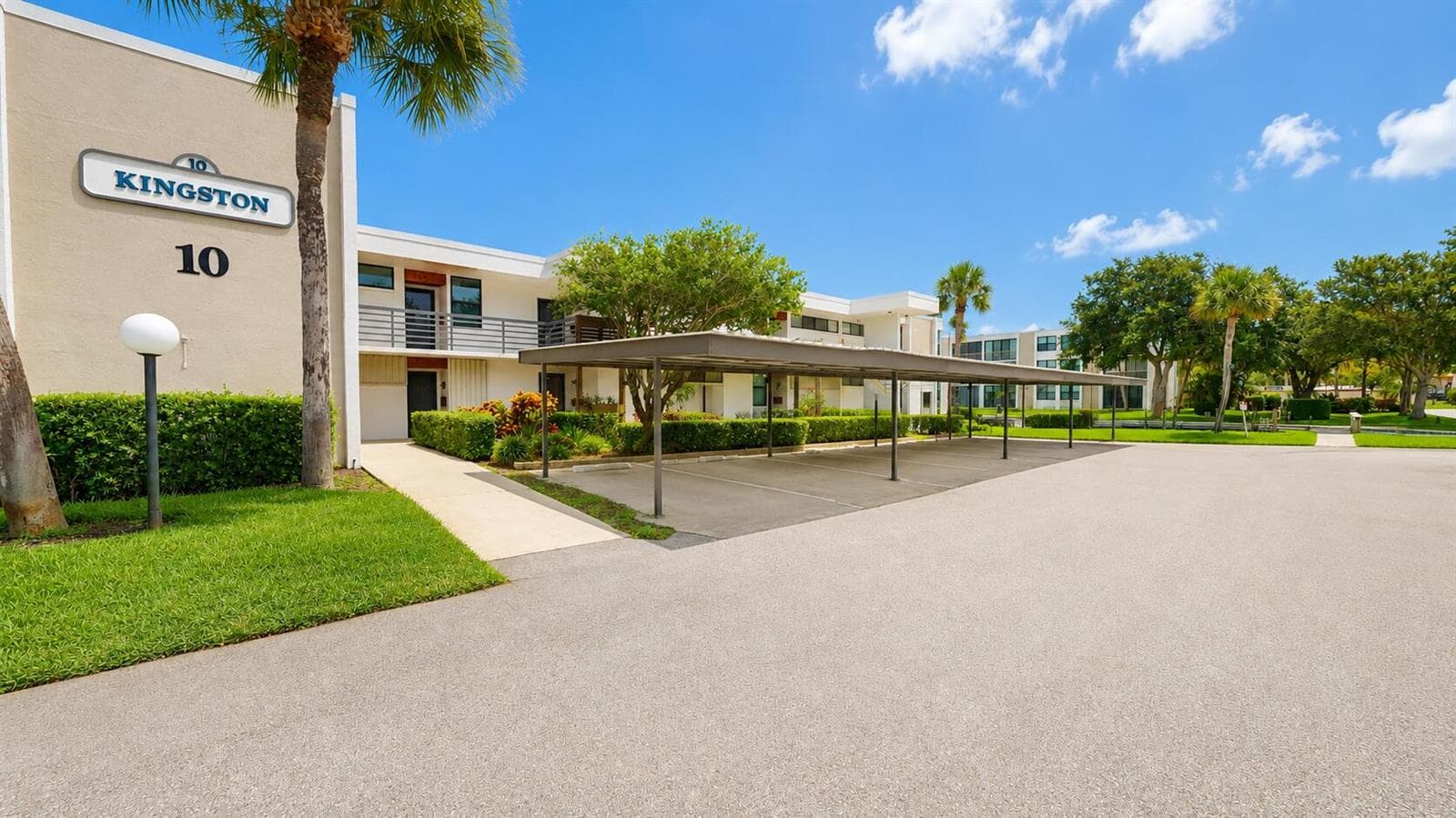 1950 SW Palm City Road 10106 photo 17