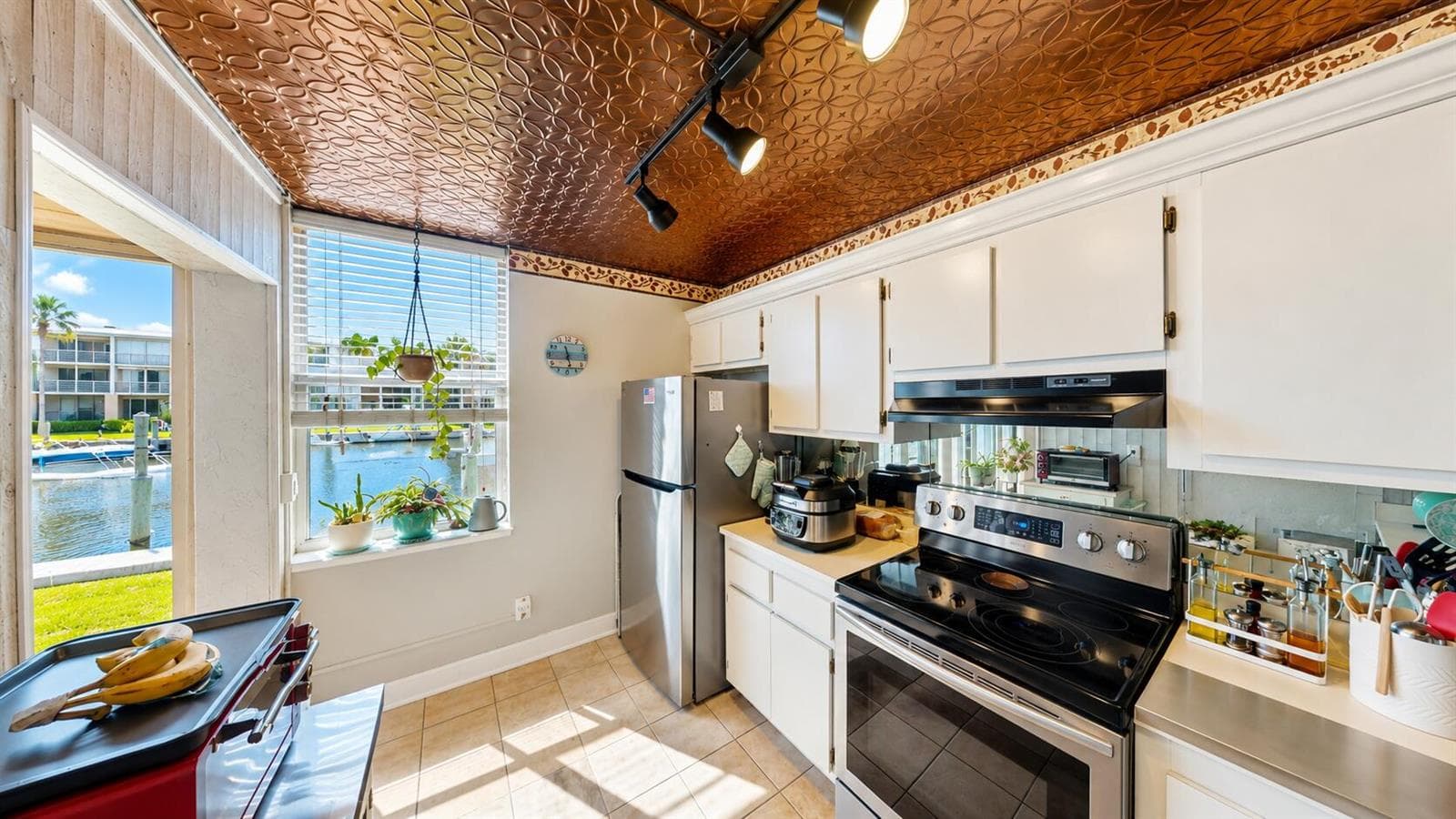 1950 SW Palm City Road 10106 photo 5